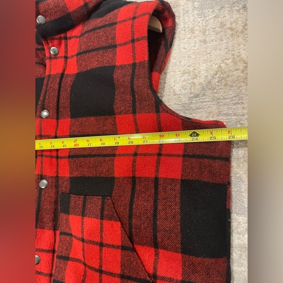 Old Navy Wool Blend Puffer Tartan Vest Men's XL Red Plaid Outdoors Lumberjack - Picture 9 of 9